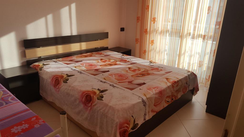 Faik Shehu Apartments ดูร์เรส ภายนอก รูปภาพ